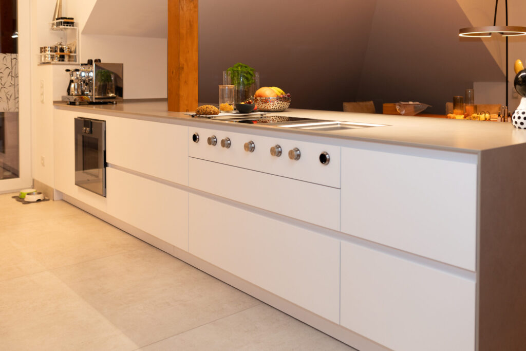 Komplettes All-in-Projekt: Küche plus Trockenbau, Elektro, Fliesen & Malerarbeiten